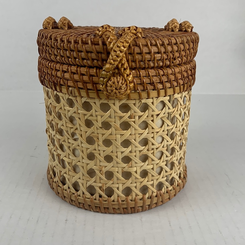 Ratan wicker brown basket (craft project)